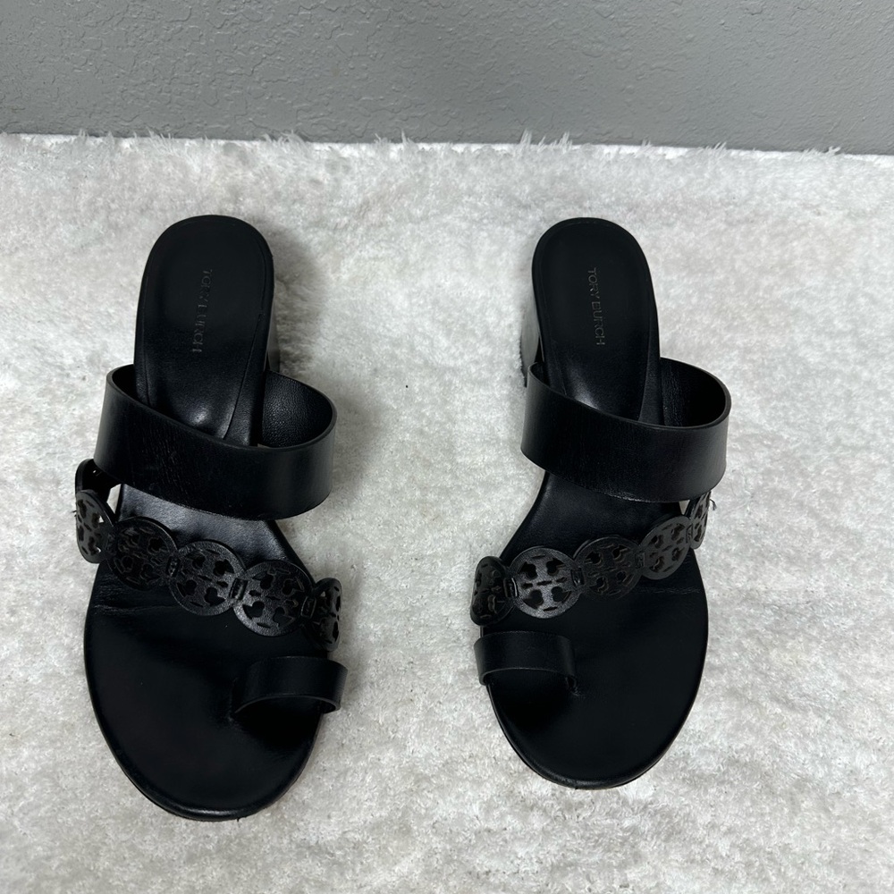 Tory Burch Tiny Miller Black Leather Toe Ring Block Heel Sandals Size 9M women’s - Picture 3 of 7